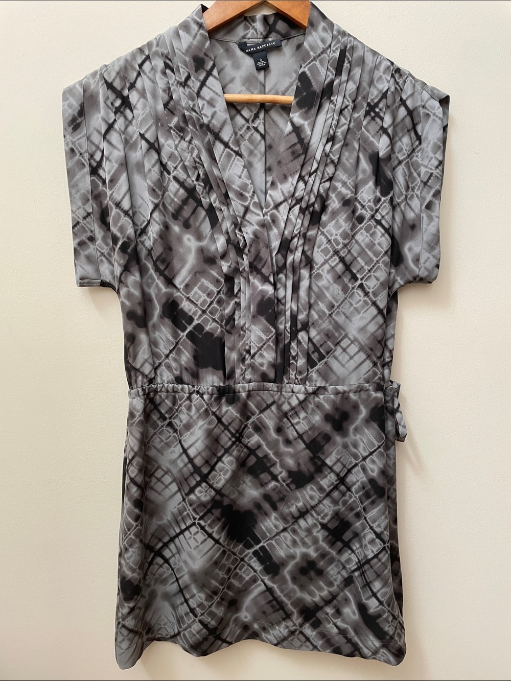 Banana Republic Silk Gray & Black Abstract Print Mini Dress